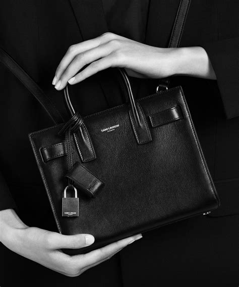 sac yves saint laurent le 37|Saint Laurent sac de jour.